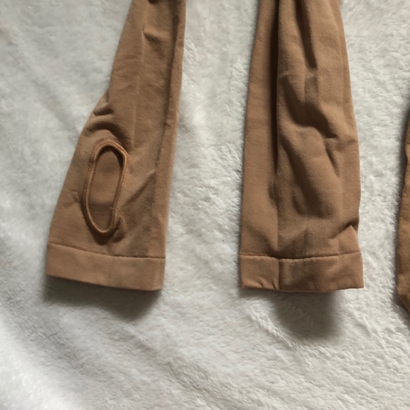 Never worn, soft tan tights (for dancers) - Picture 2 of 3
